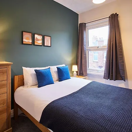 Host & - Charlotte Street Semesterbostad