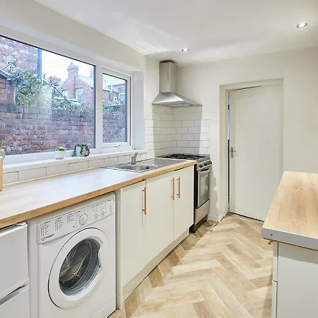Host & - Charlotte Street Holiday home *