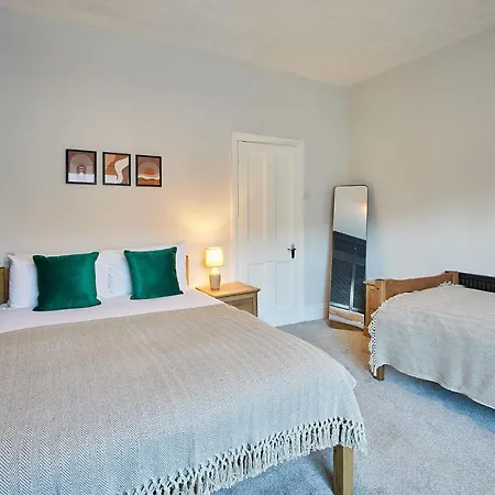Host & - Charlotte Street *